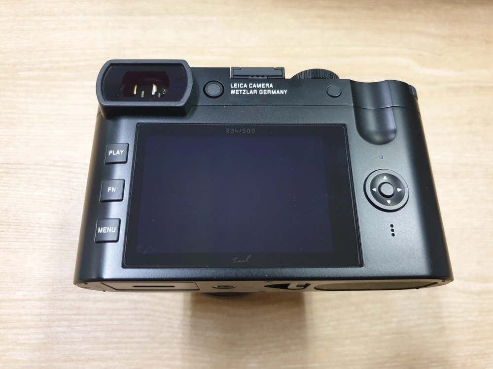 Leica Q2 Dawn by Seal Edition 이미지