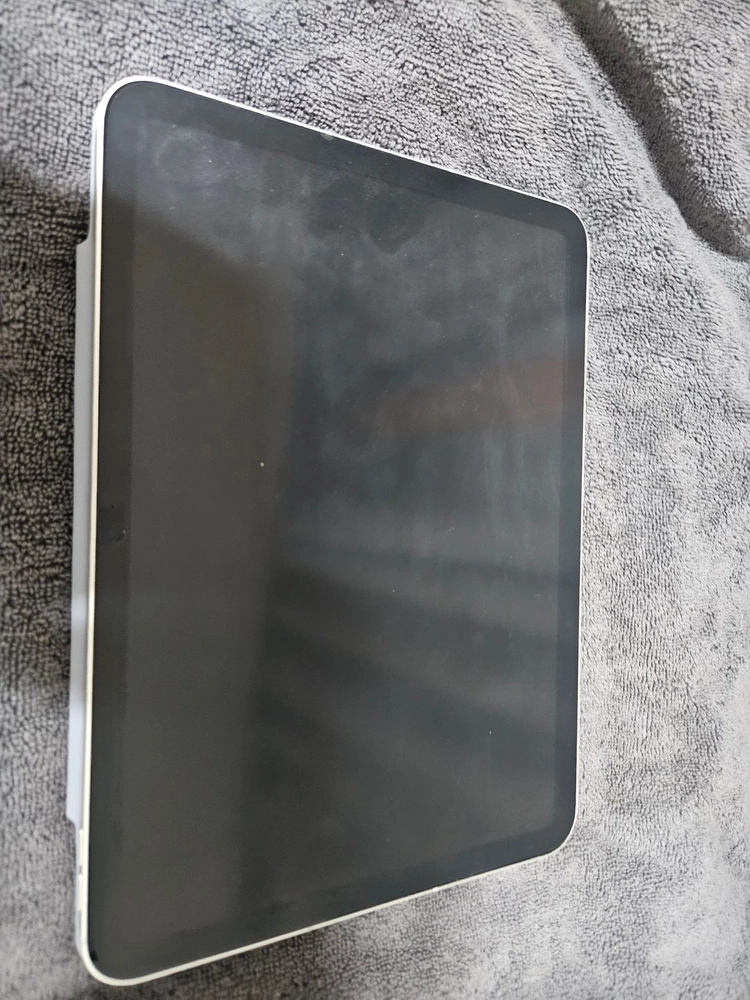 애플 아이패드 A16 셀룰러 128GB 실버색상 팝니다 이미지