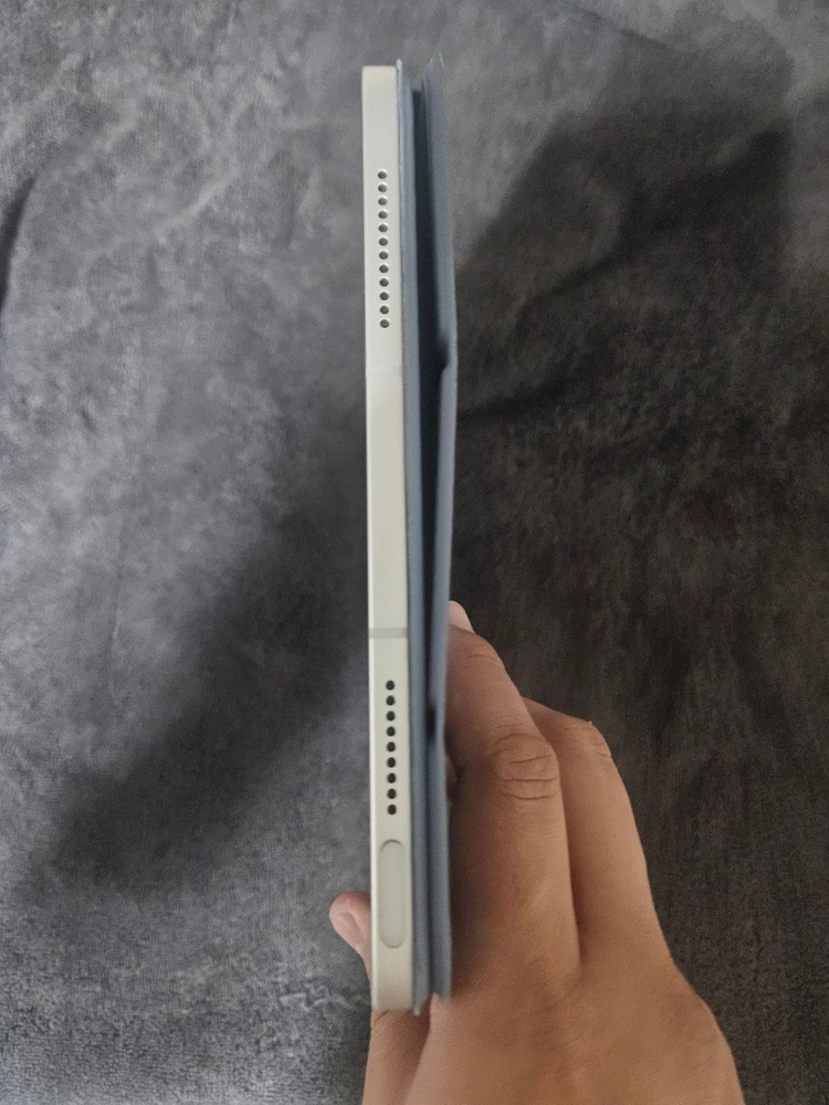 애플 아이패드 A16 셀룰러 128GB 실버색상 팝니다 이미지