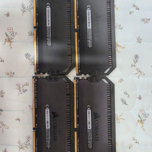 커세어 도미네이터 플레티엄 RGB DDR4 3200 64GB 이미지
