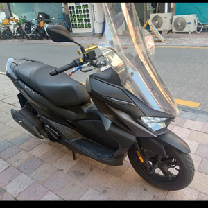 SYM VSX 125cc 블랙 스쿠터.14500.짧은키로수 이미지