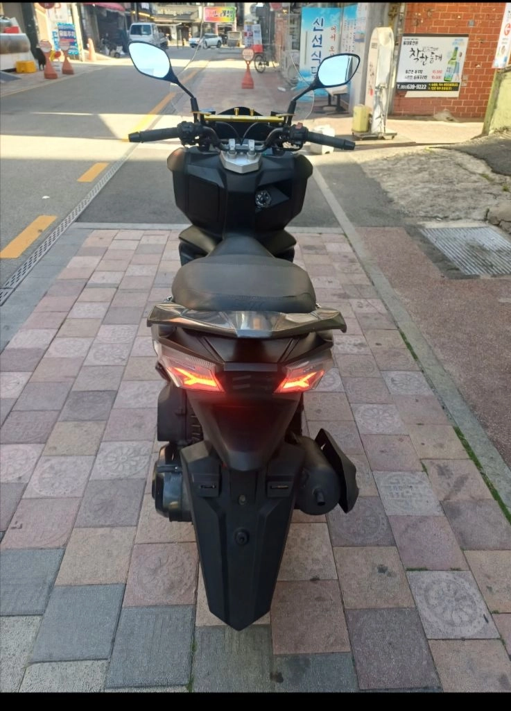 SYM VSX 125cc 블랙 스쿠터.14500.짧은키로수 이미지