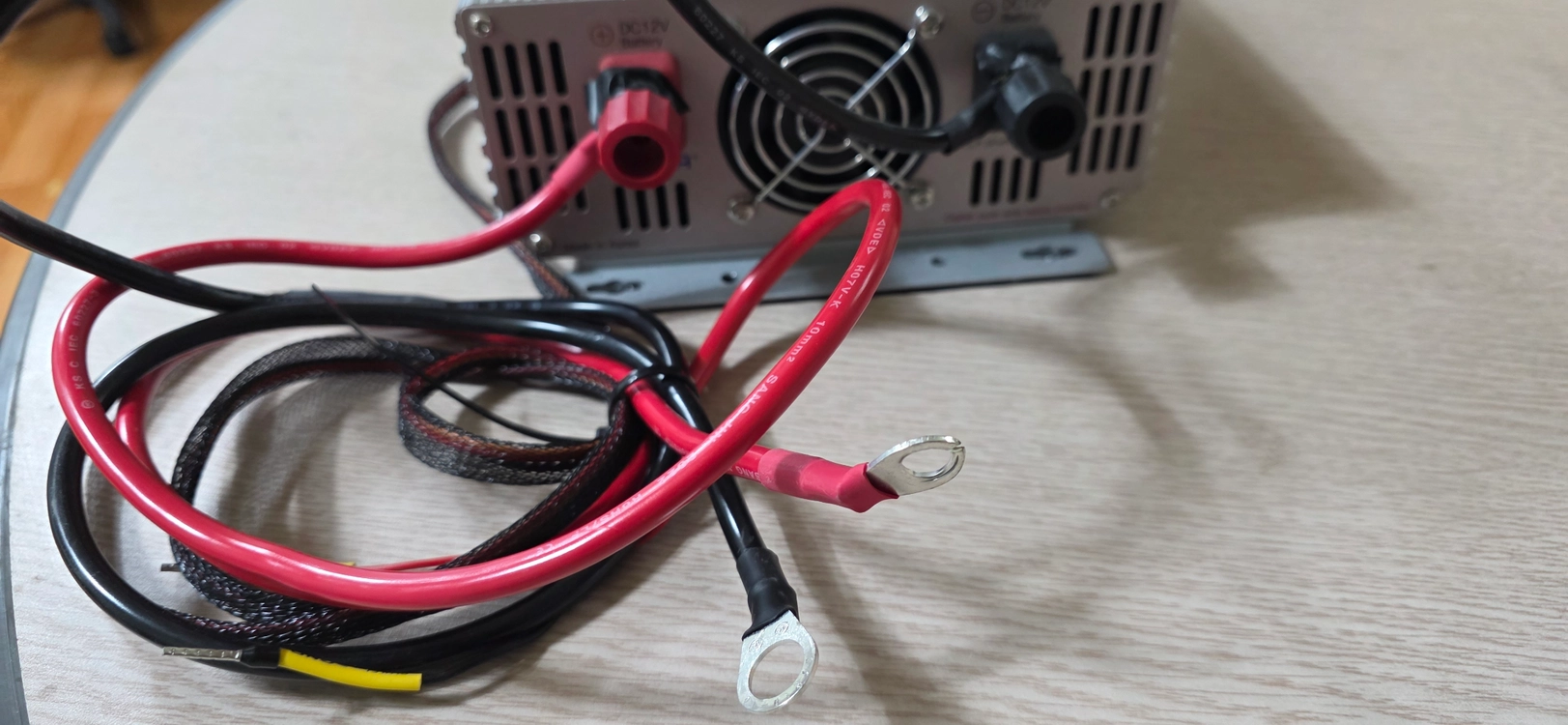 다르다 DC/AC 인버터 순수정현파 DK1212A (DC12V/1200W) 이미지