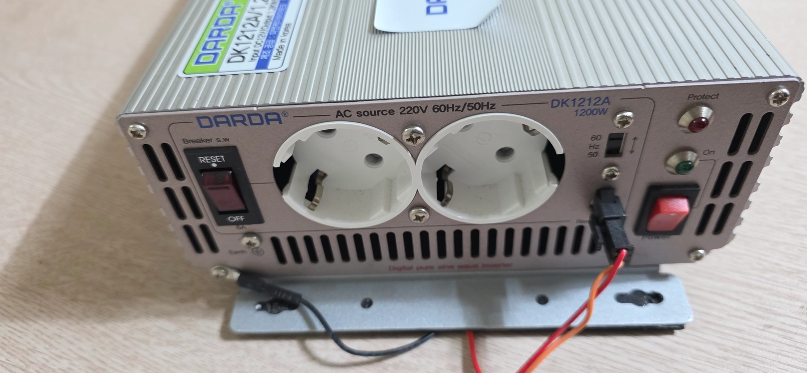 다르다 DC/AC 인버터 순수정현파 DK1212A (DC12V/1200W) 이미지