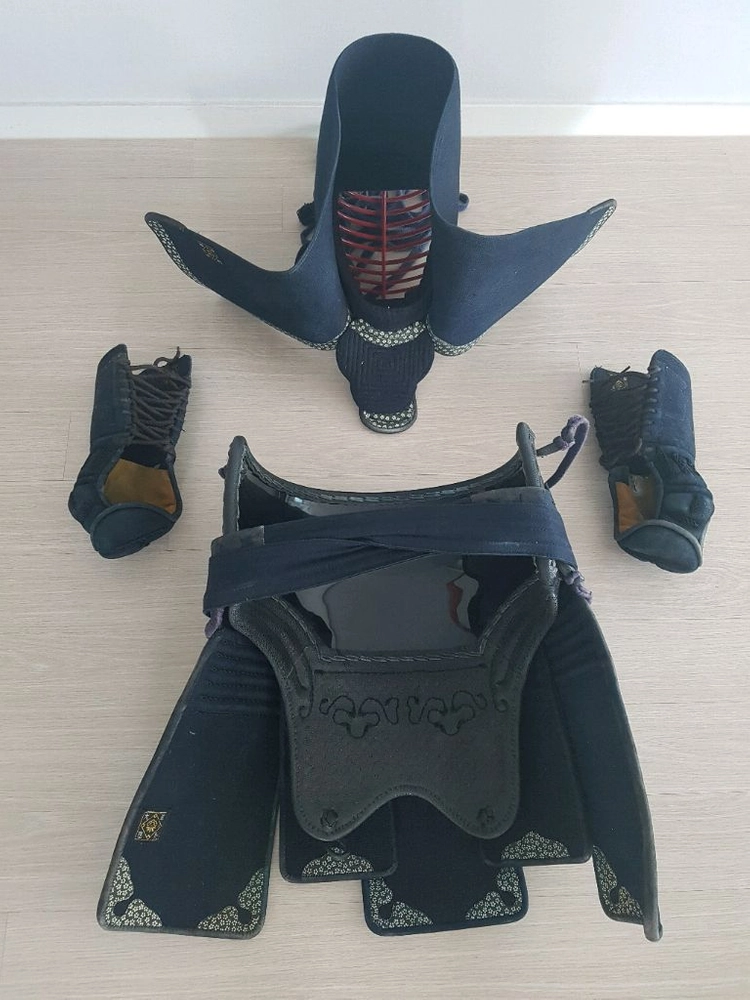 야구 장비, 검도 장비, 아오자이, 배드민턴, 팝니다 이미지