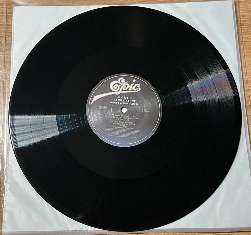 슬라이 앤 더 패밀리 스톤 Theres a Riot Goin On LP Vinyl 이미지