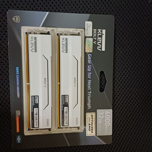 KLEVV BOLT V DDR5 32GB 6000 CL30 화이트 16G X 2 서린정품 이미지
