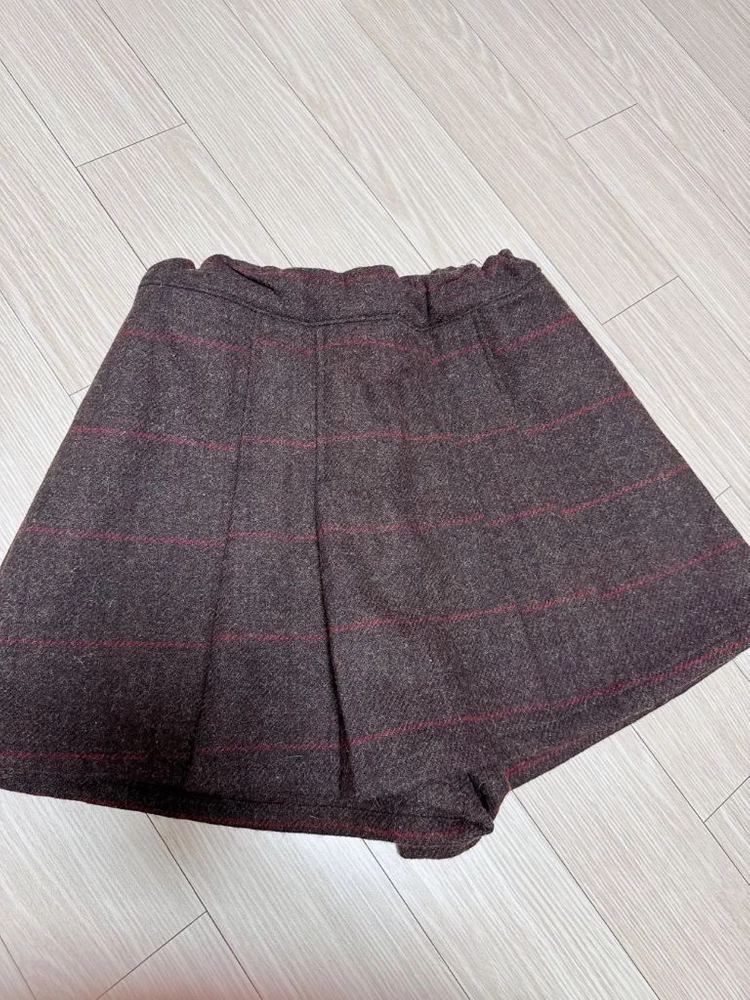비아셉템버 모직 치마반바지 150두벌 일괄(택포) 이미지