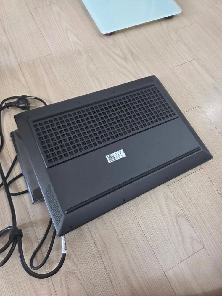 HP 빅터스 16인치 i7-13700HX , RTX4060 게이밍 노트북 판매합니다. 이미지