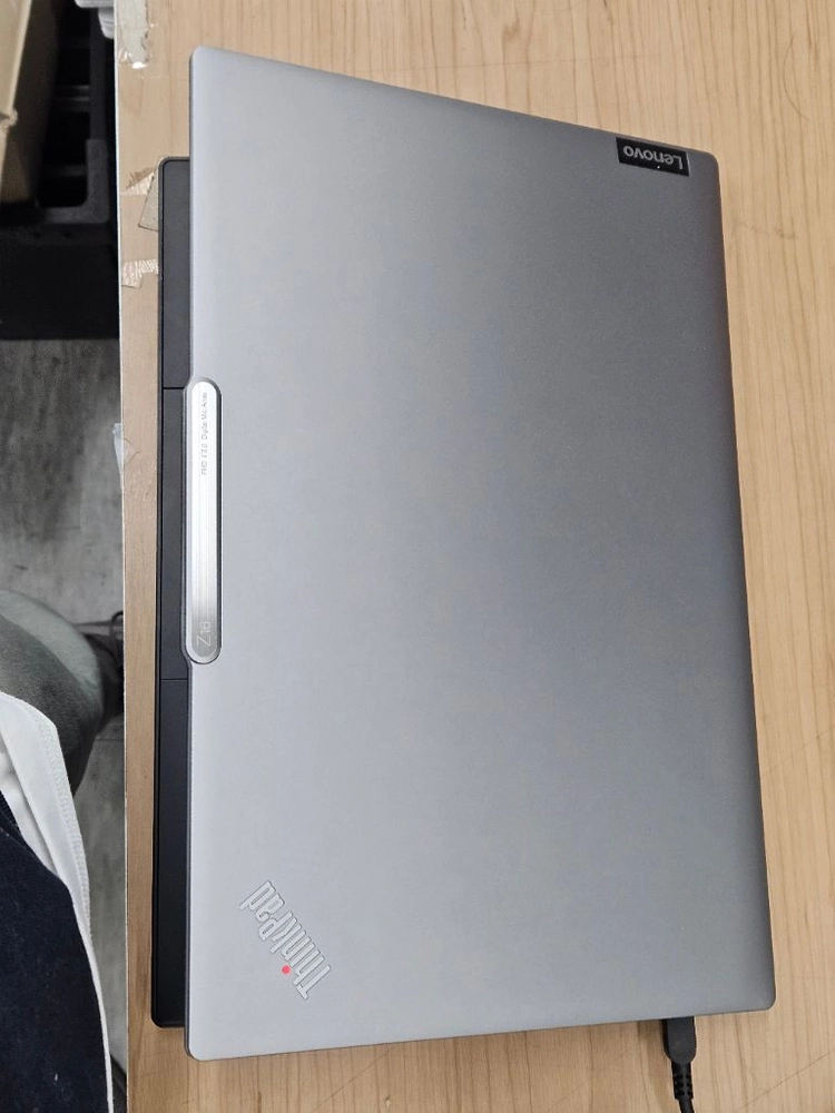 ThinkPad Z16 Gen1 RX6500M 게이밍 노트북 이미지