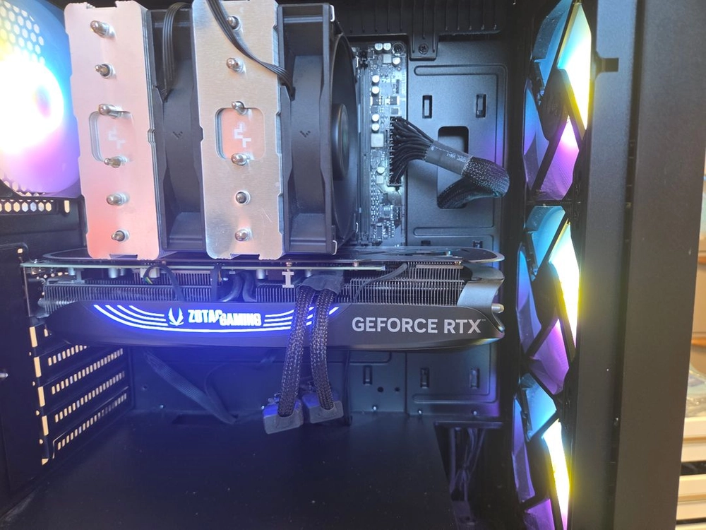 라이젠 7800X3D RTX 4070ti super 컴퓨터 이미지