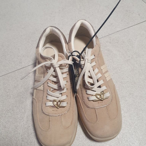 랑방스니커즈 이미지