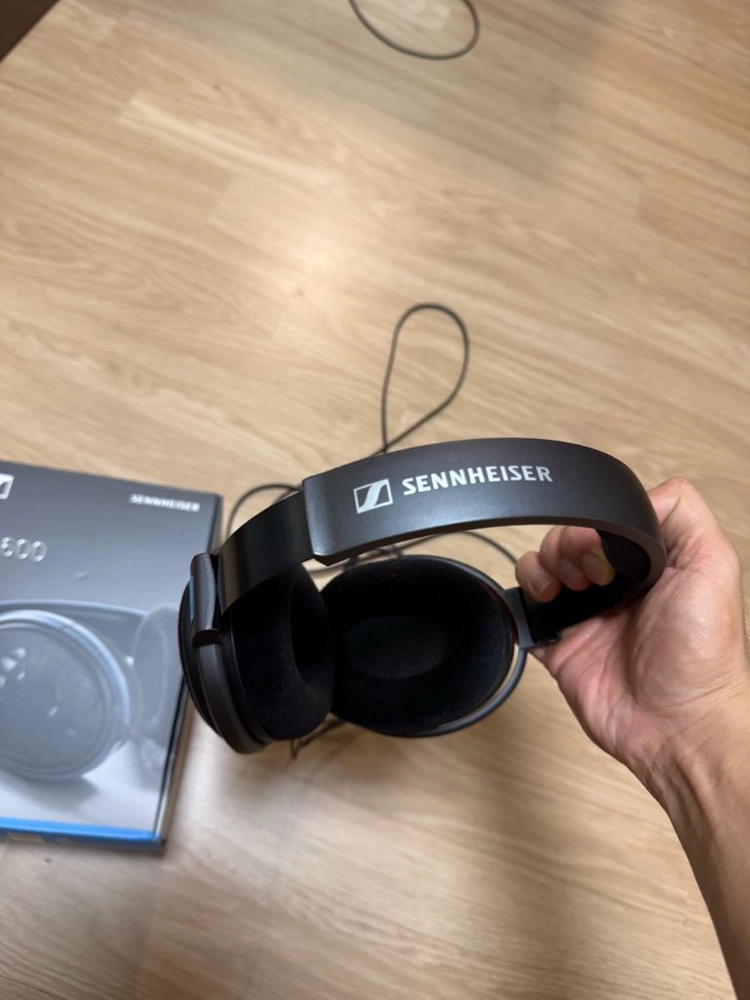 젠하이저 hd600 신형 20만 팝니다 - 안심되는 중고거래