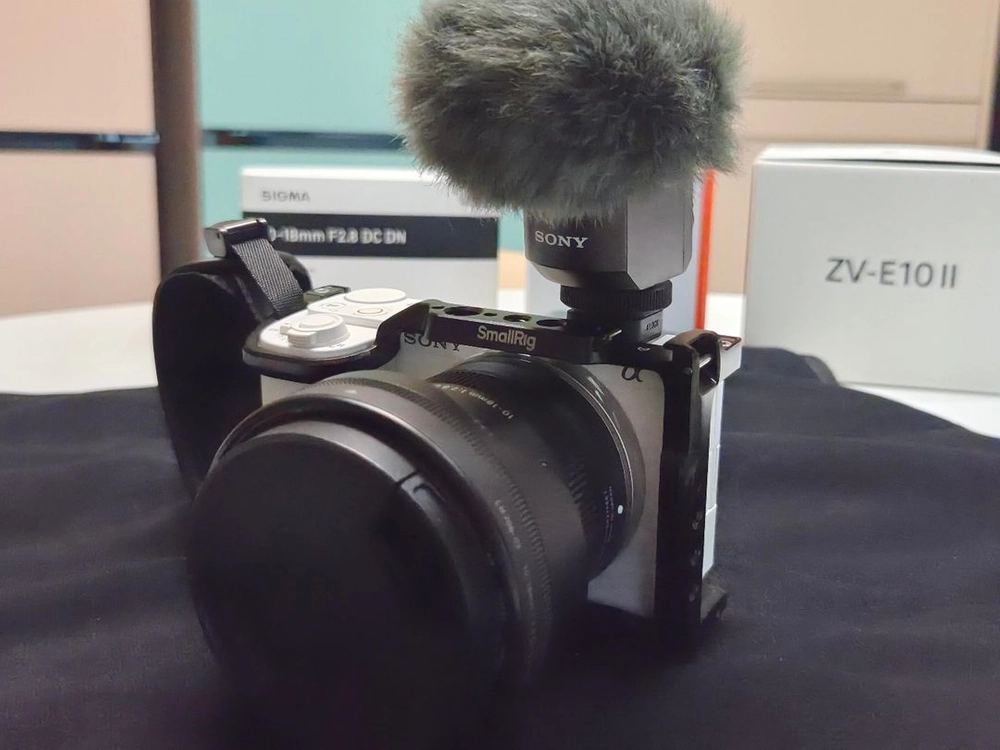 소니 정품 미러리스 카메라 ZV-E10M2K 화이트+시그마 C 10-18mm F2.8+소니 ECM-M1 샷건 마이크 이미지