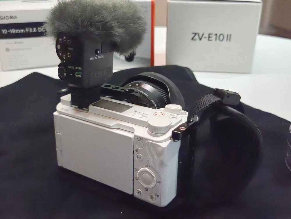 소니 정품 미러리스 카메라 ZV-E10M2K 화이트+시그마 C 10-18mm F2.8+소니 ECM-M1 샷건 마이크 이미지