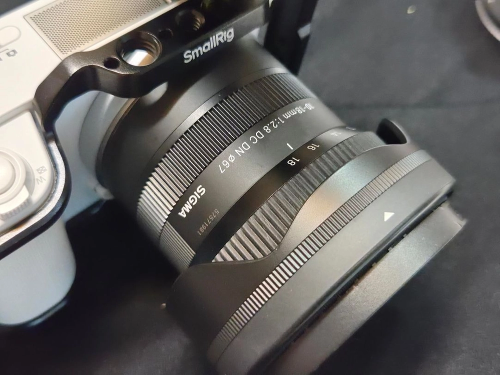 소니 정품 미러리스 카메라 ZV-E10M2K 화이트+시그마 C 10-18mm F2.8+소니 ECM-M1 샷건 마이크 이미지