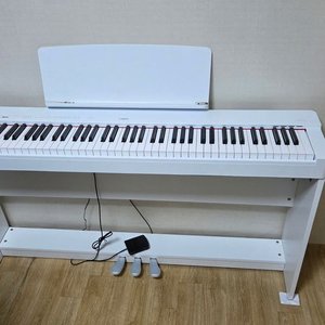 야마하 P-225 화이트 판매합니다 이미지