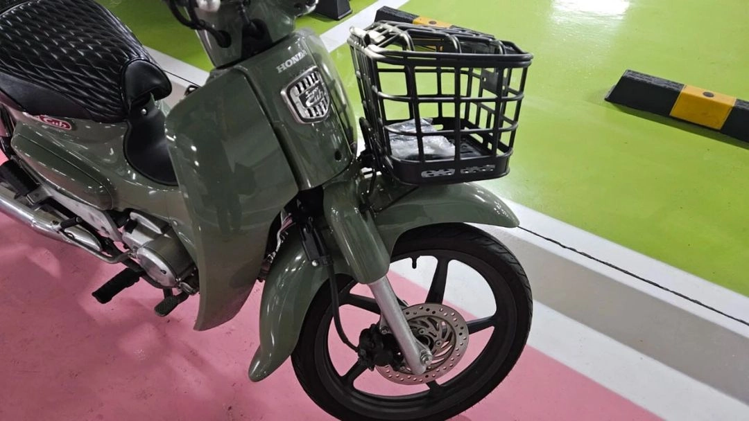 혼다 슈퍼커브 110cc 올리브그린 25년식 이미지