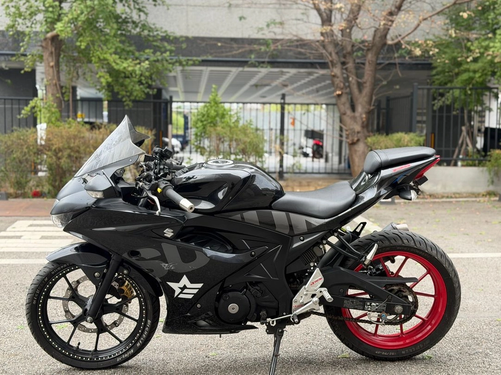 스즈키 GSX-R 125 / 2019년식 3.9만km / 저렴하게 판매합니다. 이미지