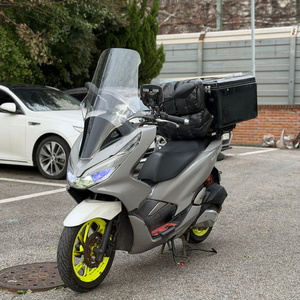 혼다 PCX 125 / 2020년식 6만km / 요시무라 구변완료 차량 판매합니다. 이미지