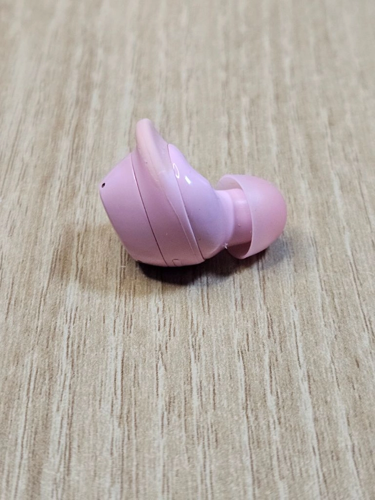 갤럭시 버즈플러스 핑크 왼쪽 SM-R175 이미지