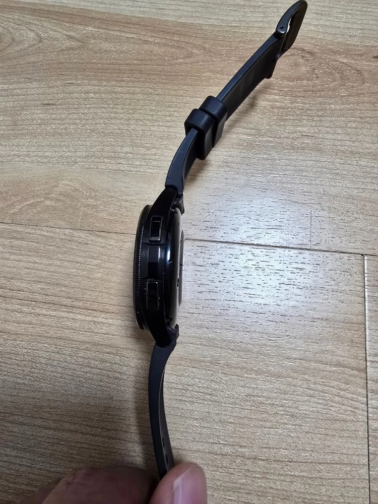 갤럭시 워치6 클래식 43mm 블랙 LTE버전. 이미지