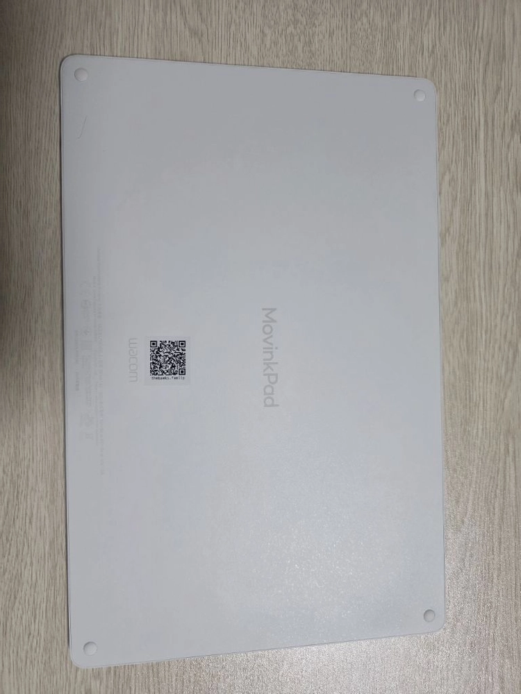 와콤 무빙크 패드 프로 14 태블릿 이미지