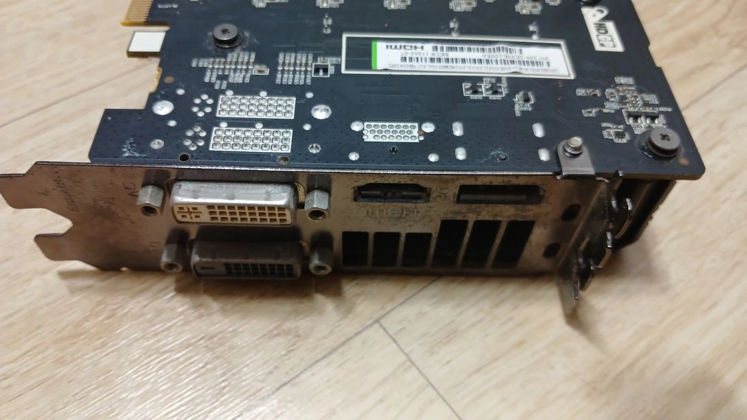 AMD 라데온 니트로 사파이어 R9 380 그래픽카드 이미지