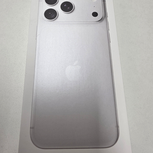 아이폰 18 프로맥스 실버 256GB 자급제 미개봉 이미지