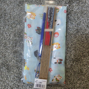 [새상품/ 일본 기념품] 고양이 캐릭터 파우치 & 부채 세트 이미지