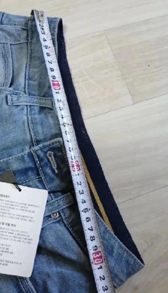 여성의류 새상품 엣지 데님 청바지 이미지