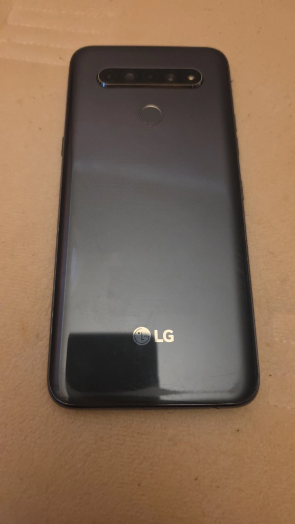LG Q61 화이트 블랙 이미지