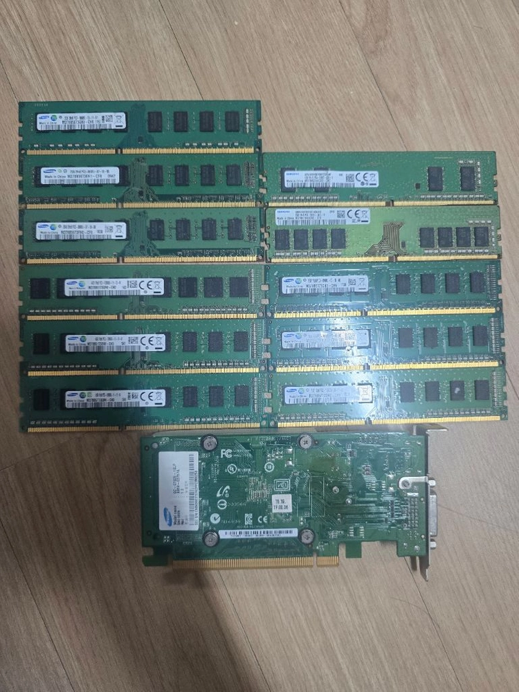 DDR4 메모리 + 그래픽카드 세트 이미지