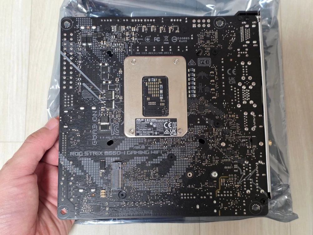 ASUS ROG STRIX B660-I GAMING WIFI 메인보드 판매 이미지