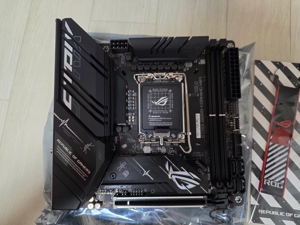 ASUS ROG STRIX B660-I GAMING WIFI 메인보드 판매 이미지