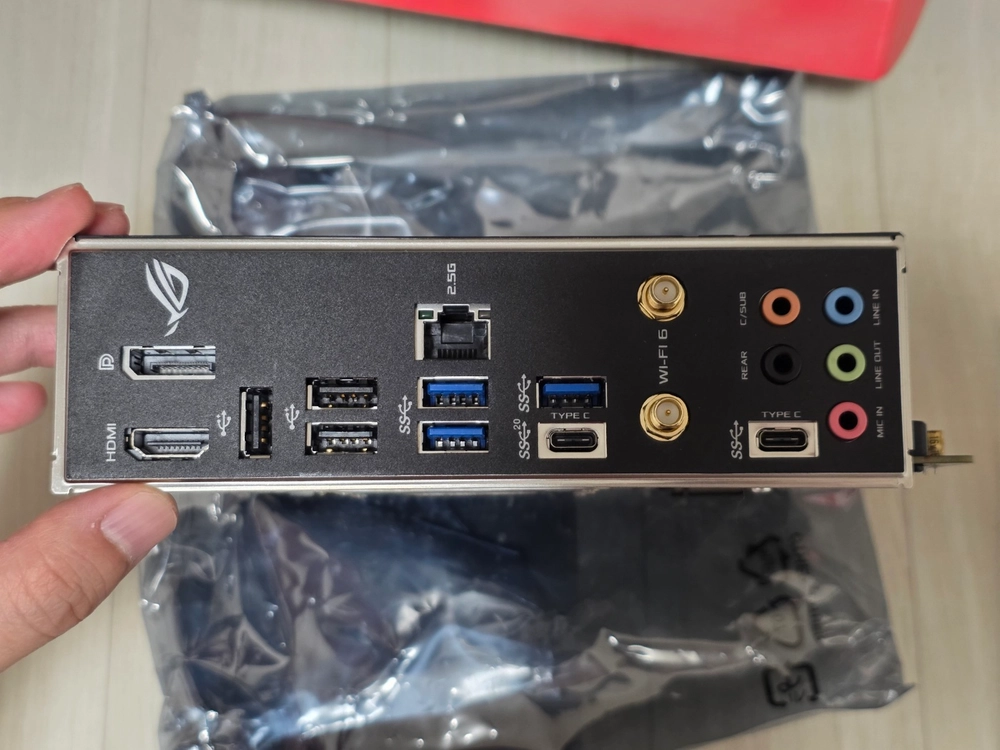 ASUS ROG STRIX B660-I GAMING WIFI 메인보드 판매 이미지