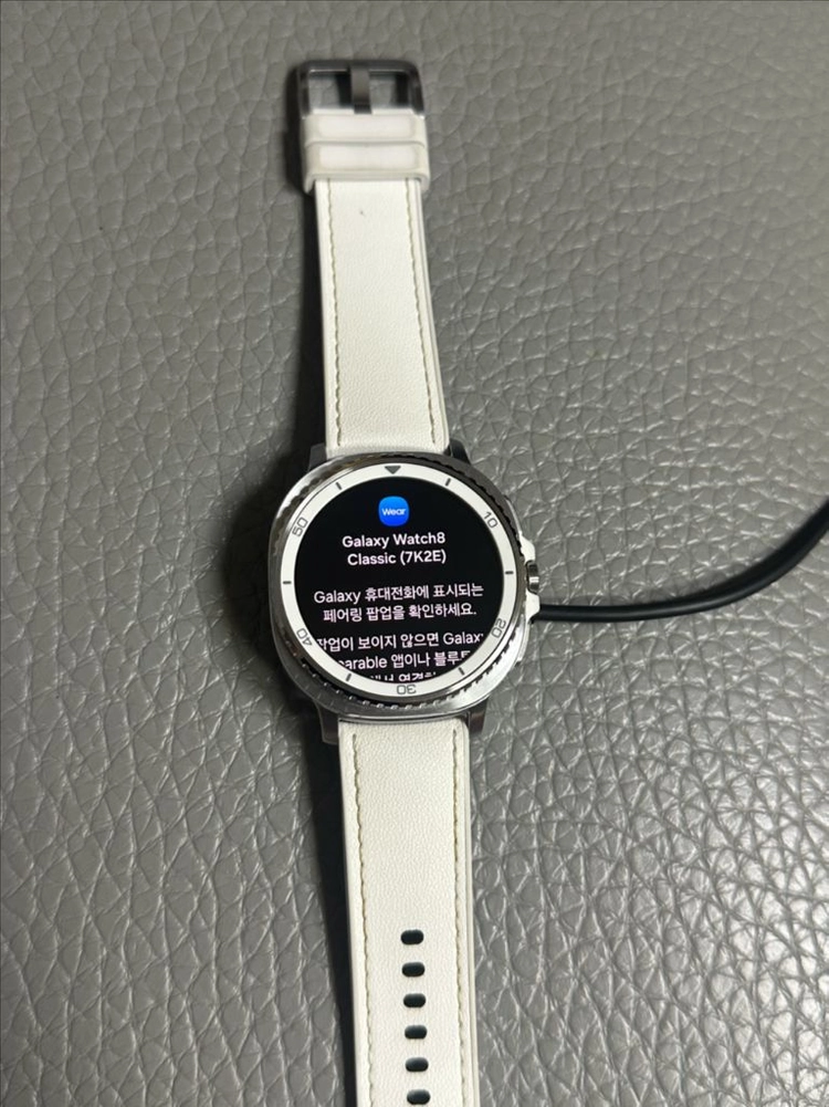 갤럭시 워치8 클래식 화이트 46mm [GPS] 이미지