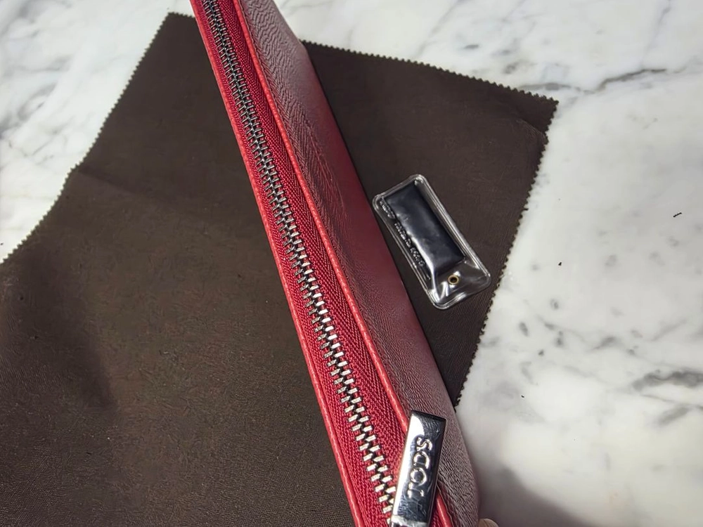 TODS 레드 가죽 클러치 이미지