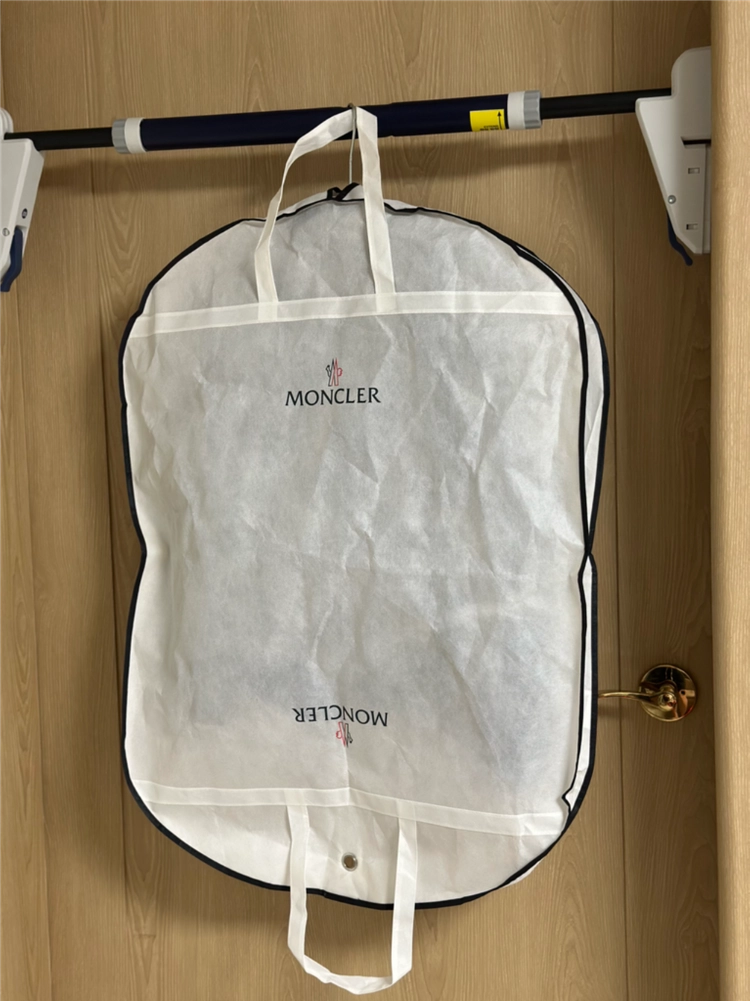 몽클레어패딩_12a_판교현백구매_세탁완료 이미지
