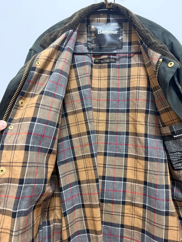 바버 인터내셔널 왁스 자켓 이미지