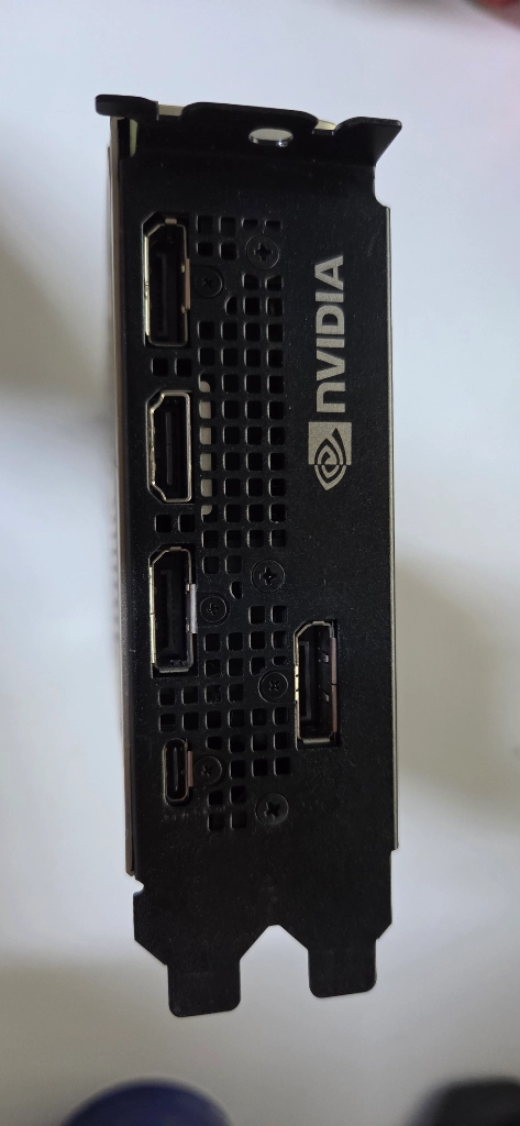 nvidia TITAN RTX 24GB 그래픽카드 이미지