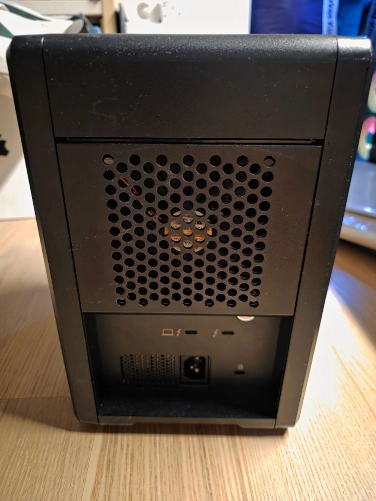 SanDisk Professional G-RAID Shuttle 4 (24TB) 이미지