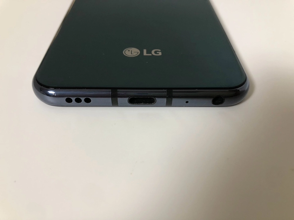 LG Q70 블랙 기기 판매(06521) 이미지
