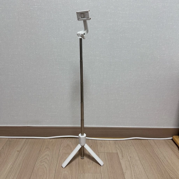 블루투스 셀카봉 휴대폰 거치대 이미지