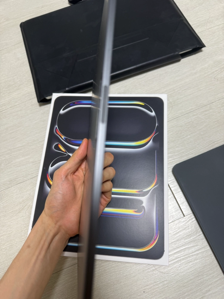 아이패드 m5 pro 13인치 256gb + 매직키보드 이미지