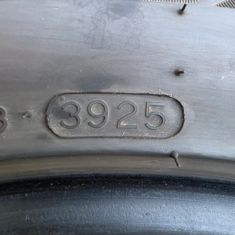 중형 SUV용 타이어 235/55R19 4본 세트 이미지