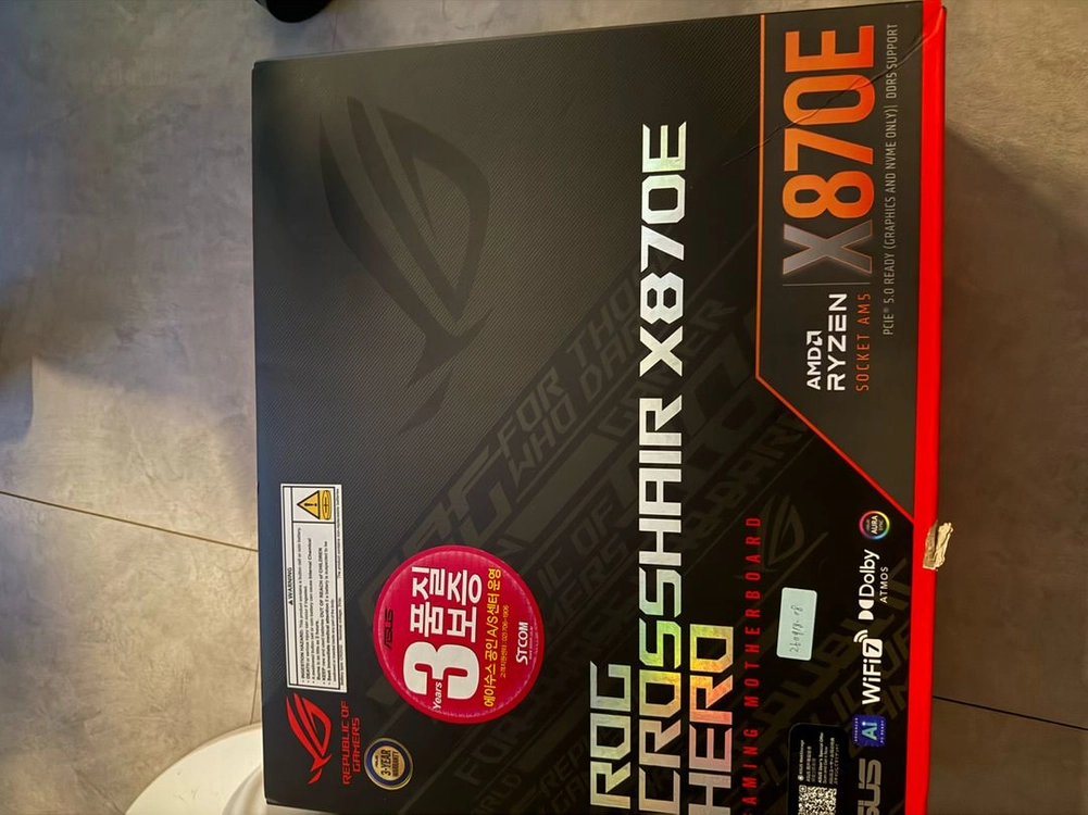 Asus Rog crosshair x870e hero 메인보드 이미지