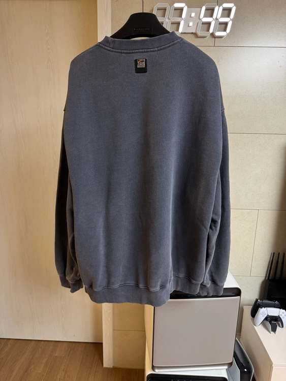 IRO PARIS 이로맨 25fw 네이비 워싱 맨투맨 이미지