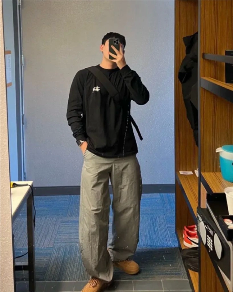 스투시 베이직 롱슬리브 긴팔티 이미지