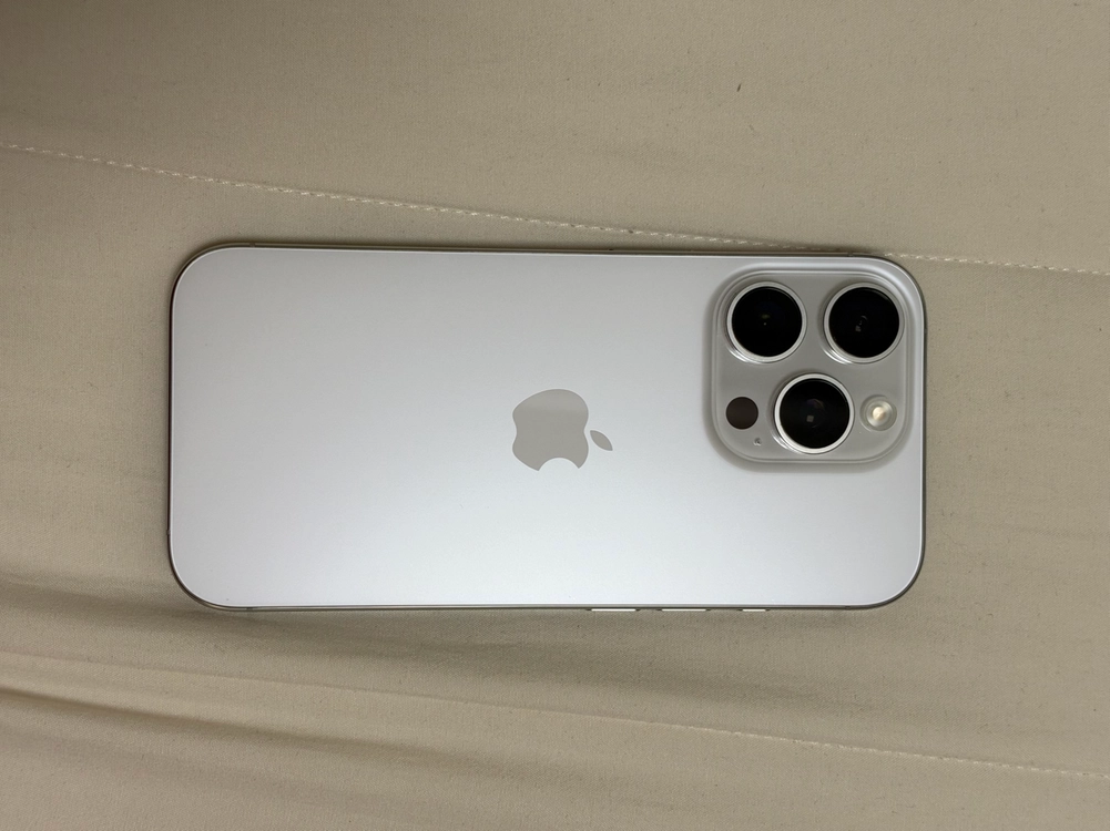 아이폰 16프로 1테라 화이트 티타늄 1TB 16pro 실버 이미지